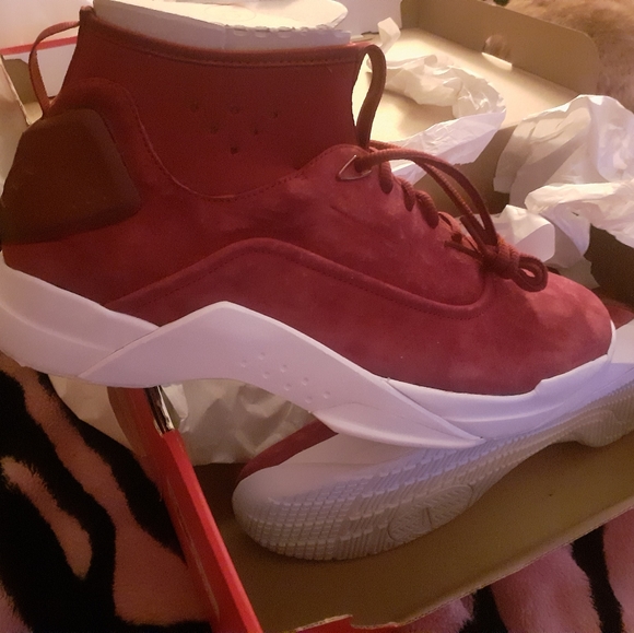 Nike Hyperdunk Shoe - Picture 8 of 9